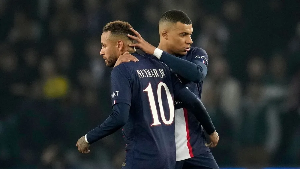 Neymar và Mbappe luôn bất hòa khi còn chơi bóng cùng nhau tại PSG. ẢNH: GETTY neymar-canh-bao-choi-cung-doi-voi-mbappe-la-tham-hoa.jpg