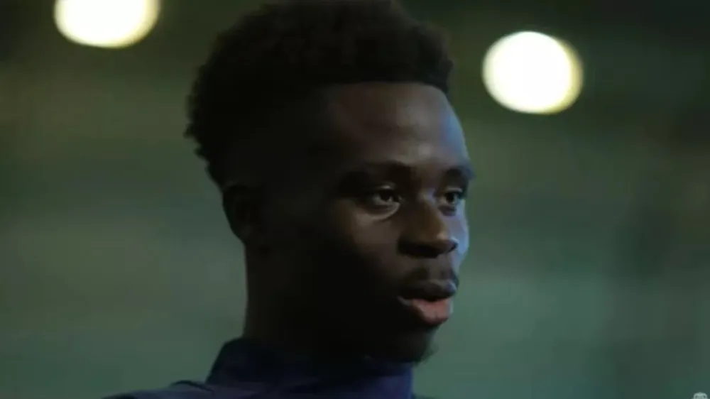 Saka thừa nhận nhớ 3 ngôi sao Arsenal là Emile Smith Rowe, Eddie Nketiah và Reiss Nelson. ẢNH: MIRROR Saka thừa nhận nhớ 3 ngôi sao Arsenal