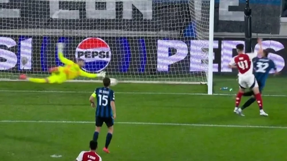 arsenal,pha cứu thua xuất sắc nhất từ trước đến nay