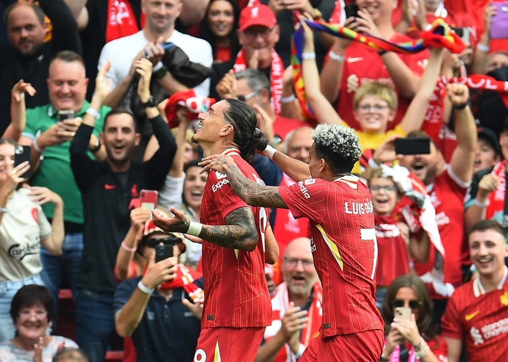 Darwin Nunez cũng góp 1 bàn thắng đẹp mắt trong ngày Liverpool có lại niềm vui chiến thắng ở Premier League. Ảnh: Getty IMG_9848.jpeg