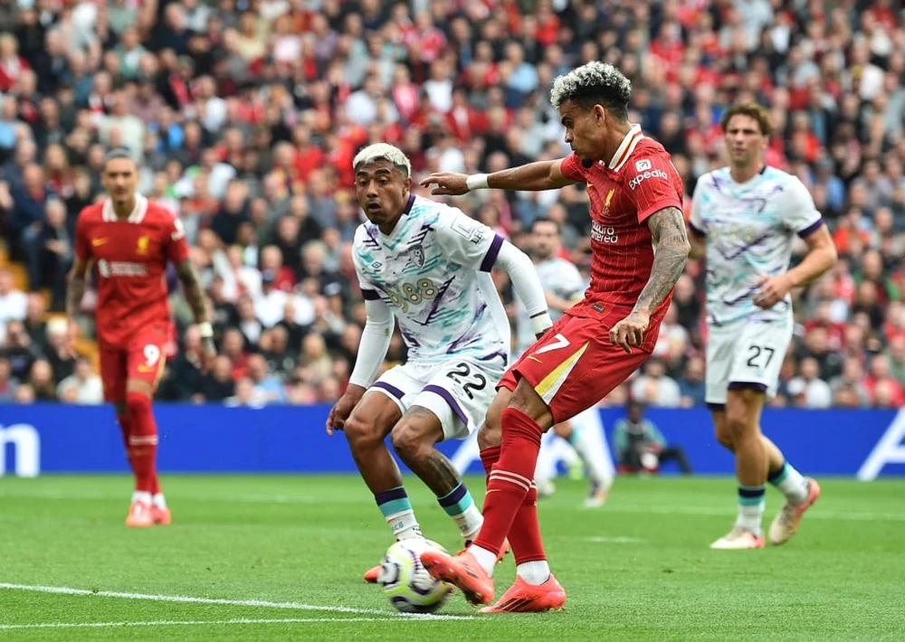 Luis Diaz tỏa sáng với cú đúp giúp Liverpool có lại niềm vui chiến thắng ở Premier League. Ảnh: Getty Liverpool có lại niềm vui chiến thắng