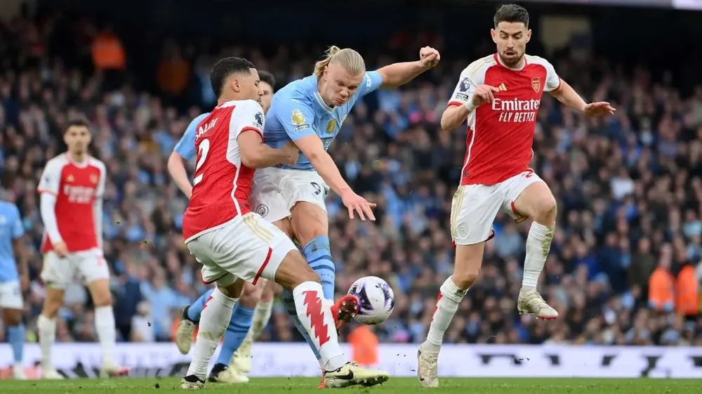 Haaland vẫn đang tịt ngòi trước hàng thủ của Arsenal, nhưng anh vẫn là niềm hi vọng của Man City trong cuộc đại chiến xưng vương Premier League. Ảnh: Getty MAN-CITY-DAI-CHIEN-XUNG-VUONG-PREMIER-LEAGUE.jpg