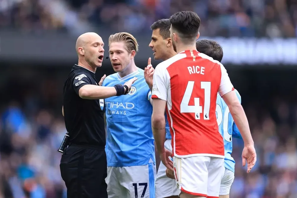 Đội thắng trong trận đấu giữa Man City và Arsenal sẽ lên ngôi đầu bảng Premier League. ẢNH: GETTY premier-league-man-city-arsenal.jpg