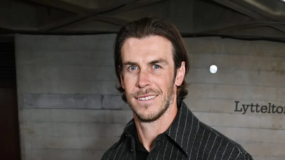 Bale liên tục thay đổi quan điểm về Ronaldo, lúc thì cho rằng Ronaldo hay hơn, khi lại nghĩ Messi xuất sắc hơn. ẢNH: GETTY Bale liên tục thay đổi quan điểm về Ronaldo