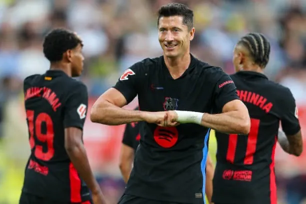 Lewandowski tiếp tục thể hiện phong độ thăng hoa tại mùa giải năm nay. Ảnh: GETTY Chiến thắng đậm