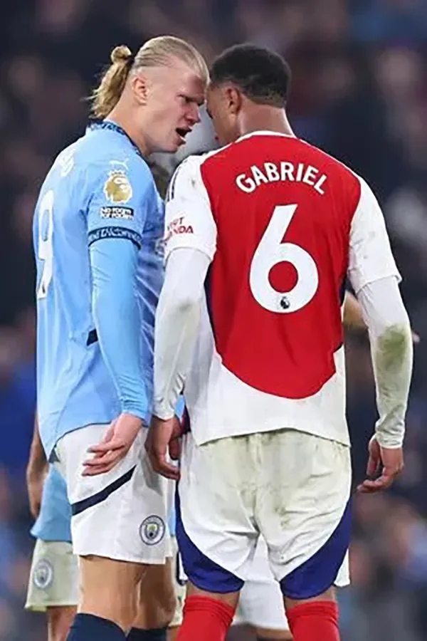 Haaland có hành vi phi thể thao với Gabriel nhưng FA không trừng phạt Haaland. ẢNH: GETTY man-city-erling-haaland.jpg