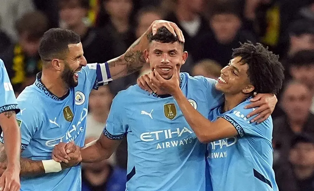 Các cầu thủ Man City ăn mừng bàn thắng trong chiến thắng 2-1 trước Watford. ẢNH: GETTY carabao-cup-man-city.jpg