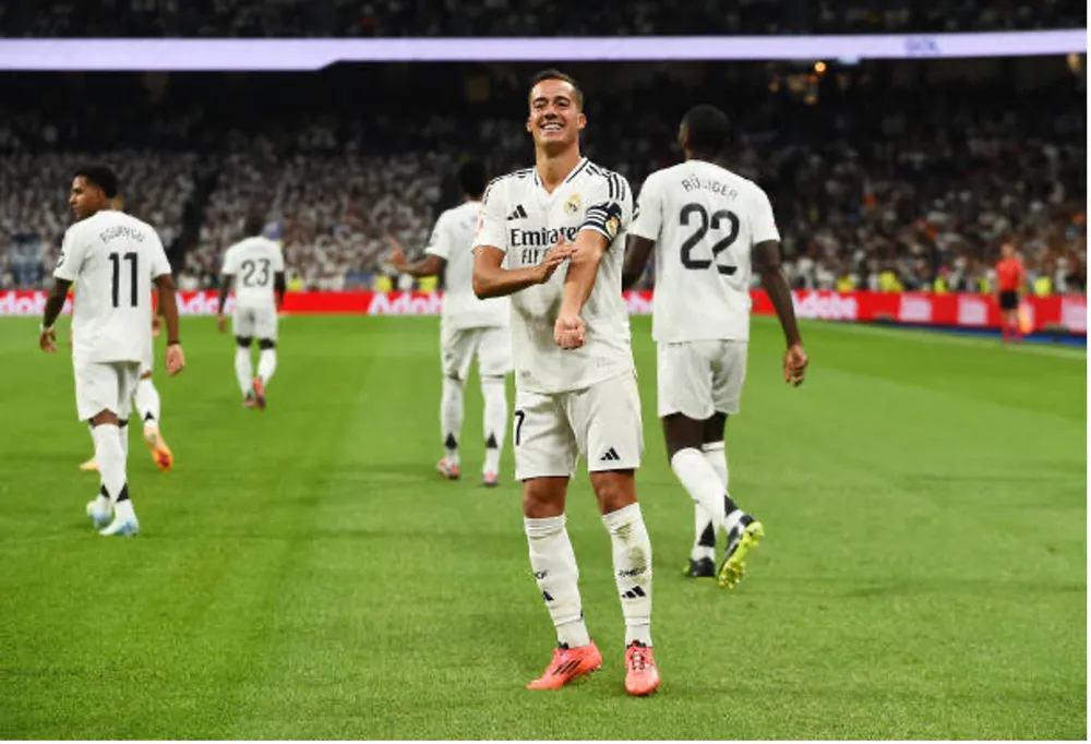 Trong ngày đeo băng đội trưởng Vazquez để lại dấu ấn giúp Real giành chiến thắng. Ảnh: GETTY la-liga-real-madrid.jpg