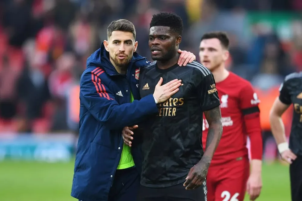 Arsenal đối mặt với tình thế tiến thoái lưỡng nan liên quan đến hợp đồng của Thomas Partey và cả Jorginho. ẢNH: GETTY Arsenal đối mặt với tình thế tiến thoái lưỡng nan,Arsenal