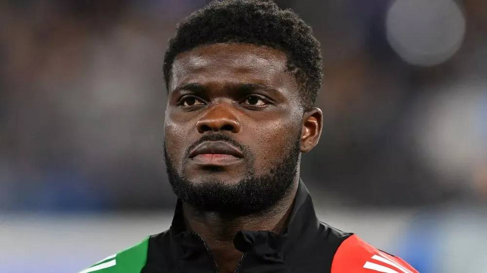 Thomas Partey hết hợp đồng với Arsenal vào cuối mùa này. ẢNH: GETTY partey-arsenal.jpg