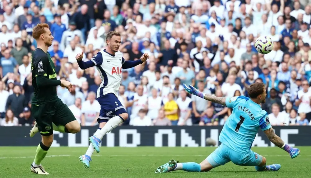 Phong độ của Tottenham không khá hơn MU là mấy, MU và Tottenham như những người cùng khổ. Ảnh: Getty tottenham-premier-league.jpg