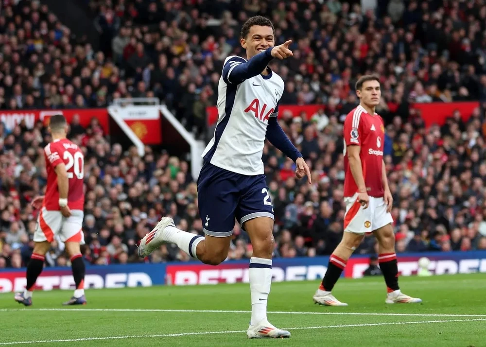 Tottenham xuất sắc đánh bại MU đến 3-0. ẢNH: GETTY mu-tottenham-premier-league.jpg