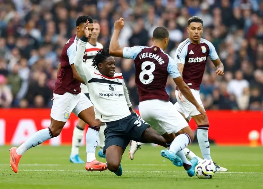 Có 1 điểm trước Aston Villa là một kết quả không quá tệ cho MU. MU và Chelsea cùng không thắng ở vòng 7 Premier League. Ảnh: Getty MU và Chelsea cùng không thắng