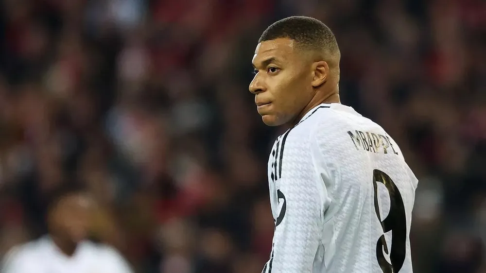 Mbappe vừa bị loại khỏi đội tuyển Pháp vì chấn thương đã ra sân thi đấu cho Real Madrid. ẢNH: GETTY đội tuyển Pháp,Mbappe,Real Madrid