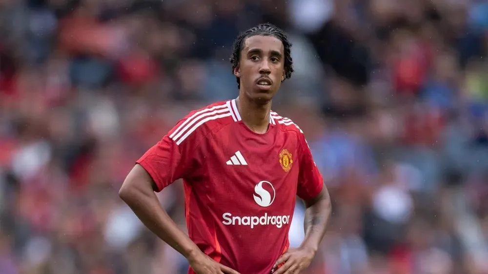 tân binh của MU mang tin vui đến Ten Hag