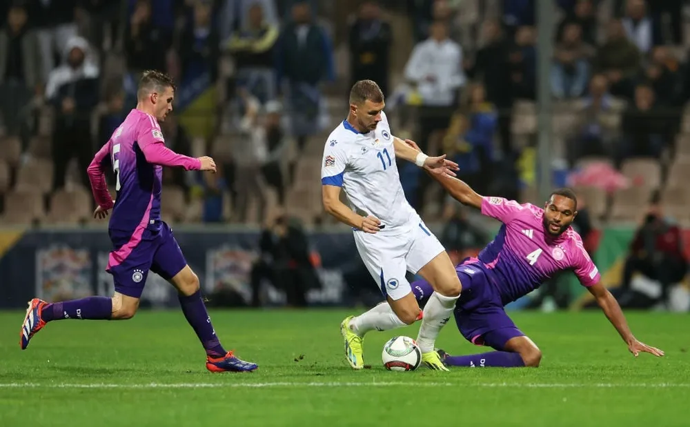 Đức thắng nhọc nhằn