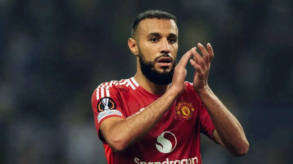 Noussair Mazraoui Cánh Phải Năng Động - Từ Tiền Đạo đến Hậu Vệ