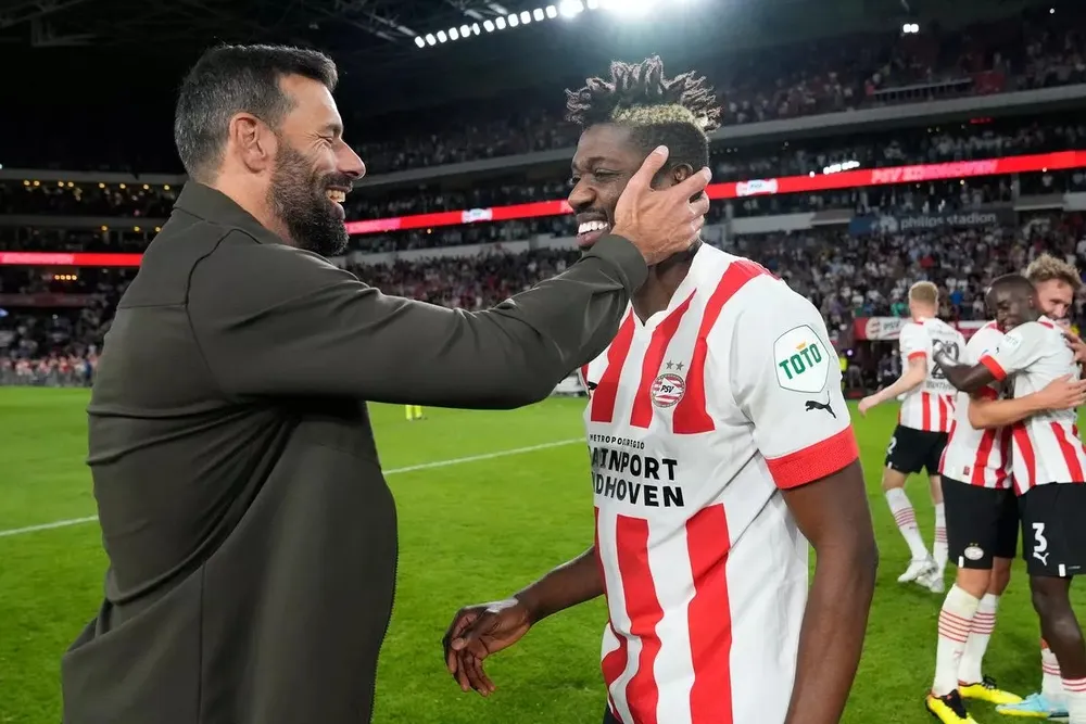 Sangare từng chia sẻ, "Tôi rất tức giận khi Van Nistelrooy từ chức". ẢNH: GETTY Tôi rất tức giận khi Van Nistelrooy từ chức