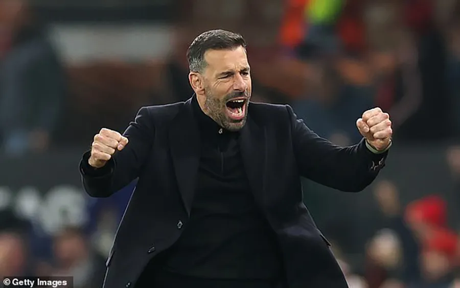 Van Nistelrooy ca ngợi,MU