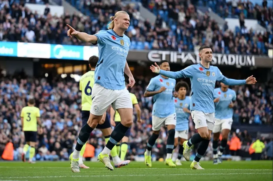 Dù có thành tích ghi bàn ấn tượng nhưng Erling Haaland lại mờ nhạt trong giai đoạn Man City cần bàn thắng. Ảnh: Getty premier-league-man-city.jpg
