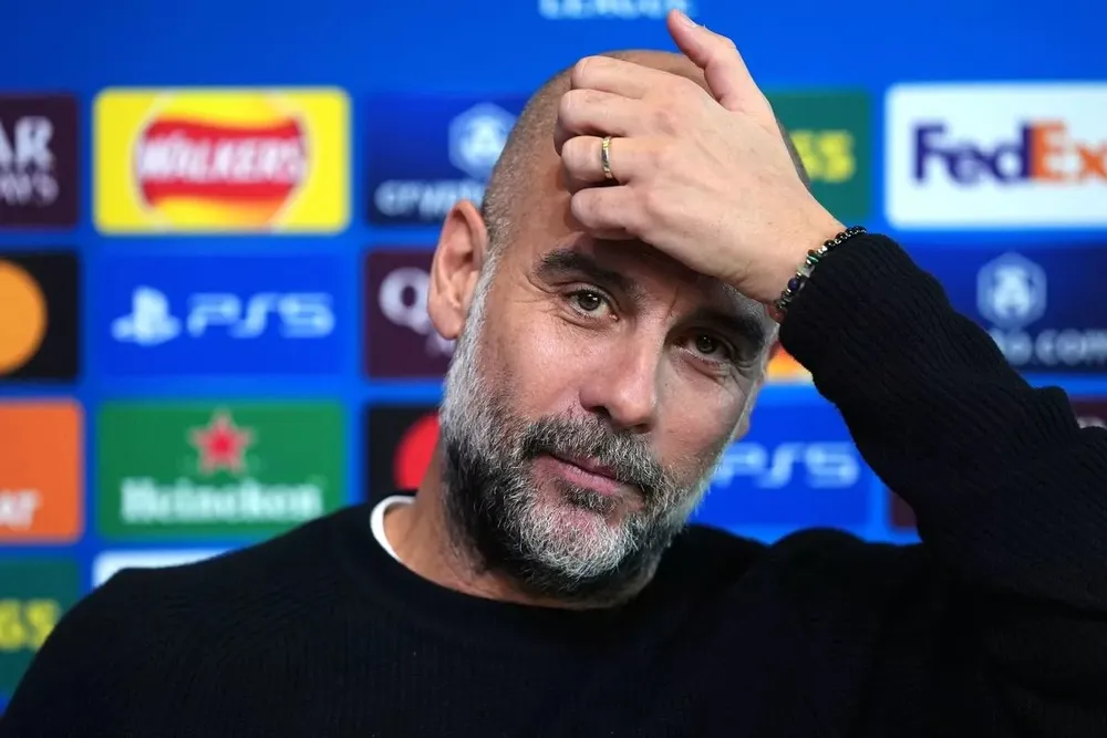 Pep Guardiola yêu cầu các cầu thủ Man City chiến đấu hết mình, không tự tay trao chức vô địch Premier League cho Liverpool. ẢNH: GETTY man-city-pep-guardiola.jpg