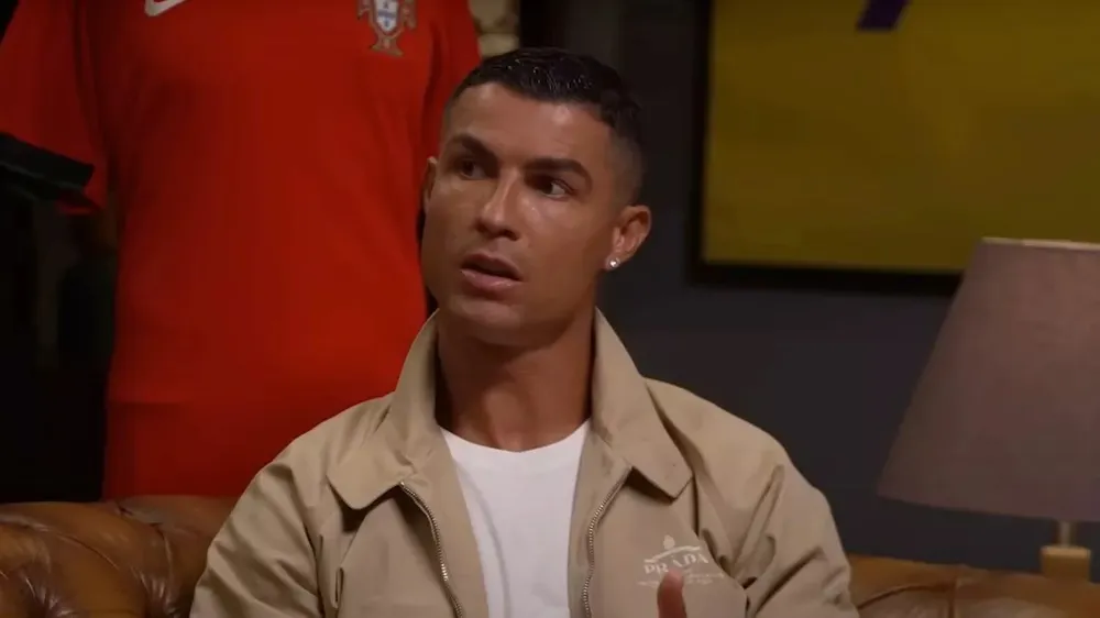 Phản ứng tàn bạo của Ronaldo,RONALDO