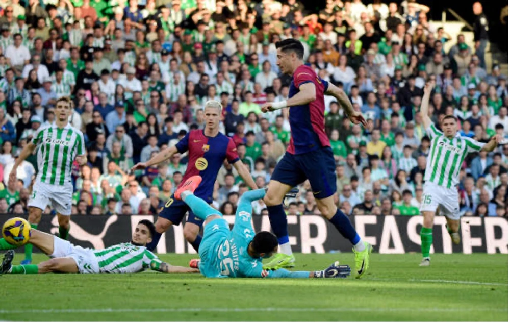 Barca-bi-betis-cam-hoa.jpg