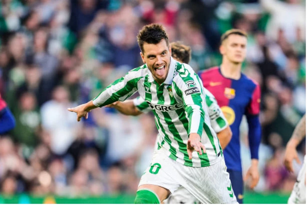 Barca bị Betis cầm hòa