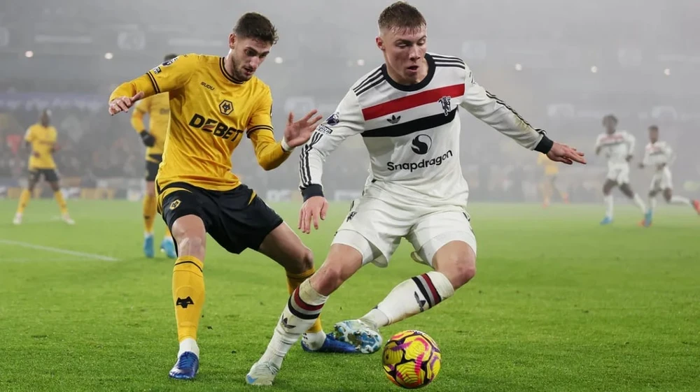 MU gục ngã trên sân khách