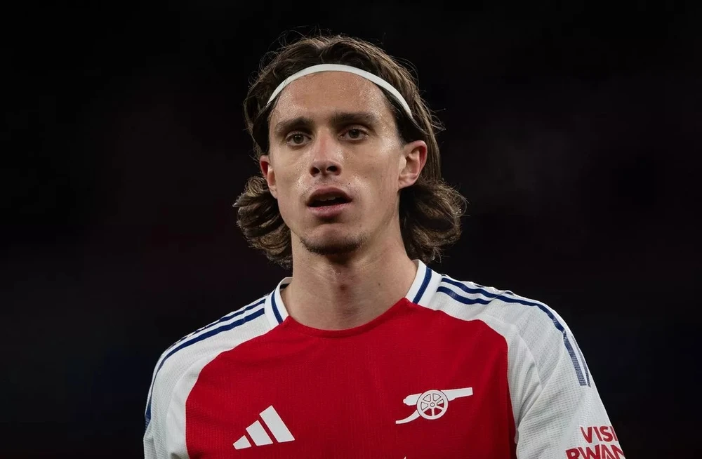 Calafiori đã tiết lộ phương pháp thuyết phục khác thường của Arteta ở Arsenal. ẢNH: GETTY Calafiori-arsenal.jpg