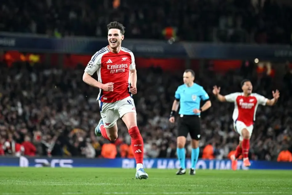 Declan Rice tỏa sáng với 2 siêu phẩm đá phạt làm tung lưới Real Madrid. Ảnh: UEFA att.9thABgN_5M-PAaE5XuI0HLUj0U19fWmb_CYHLDfCbKc.jpeg