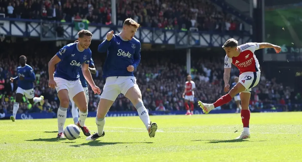 Trossard sẽ là ưu tiên hàng đầu trên hàng công của Pháo thủ trong trận tiếp đón Brentford. Ảnh: Getty arsenal-cho-dai-chien.jpg