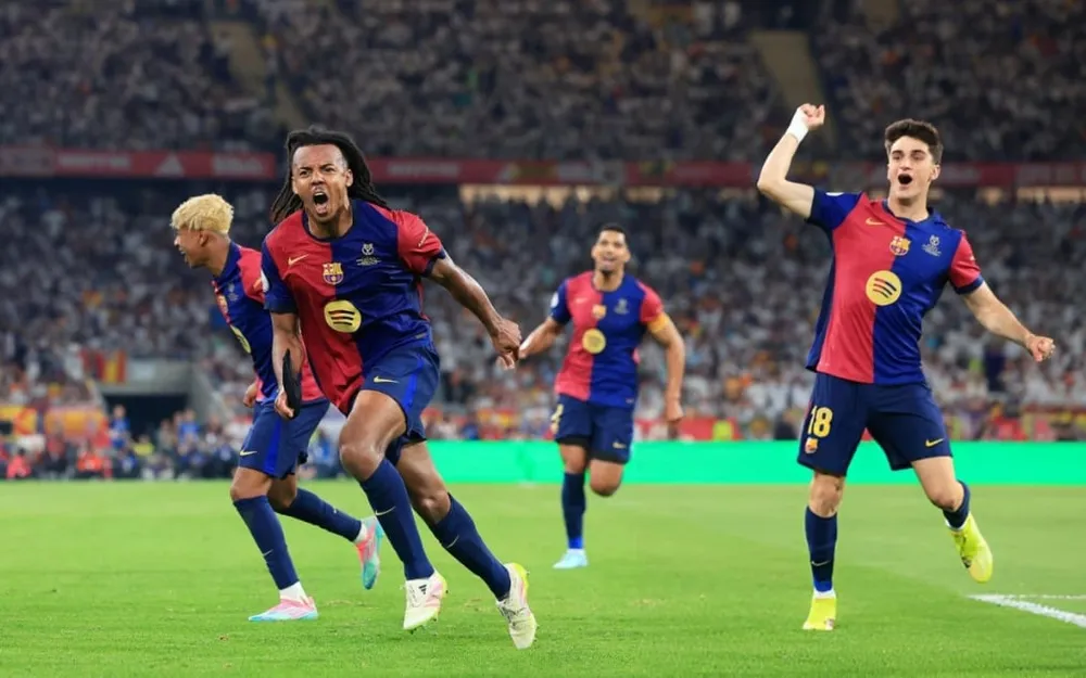 Cú sút quyết đoán của Kounde ở những phút cuối giúp Barcelona vô địch cúp nhà vua Tây Ban Nha đầy kịch tính. Ảnh: Getty Barcelona vô địch cúp nhà vua Tây Ban Nha