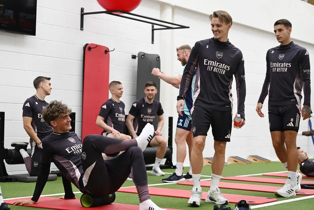 Arsenal thông báo đưa thần đồng 15 tuổi lên đội 1,Arsenal