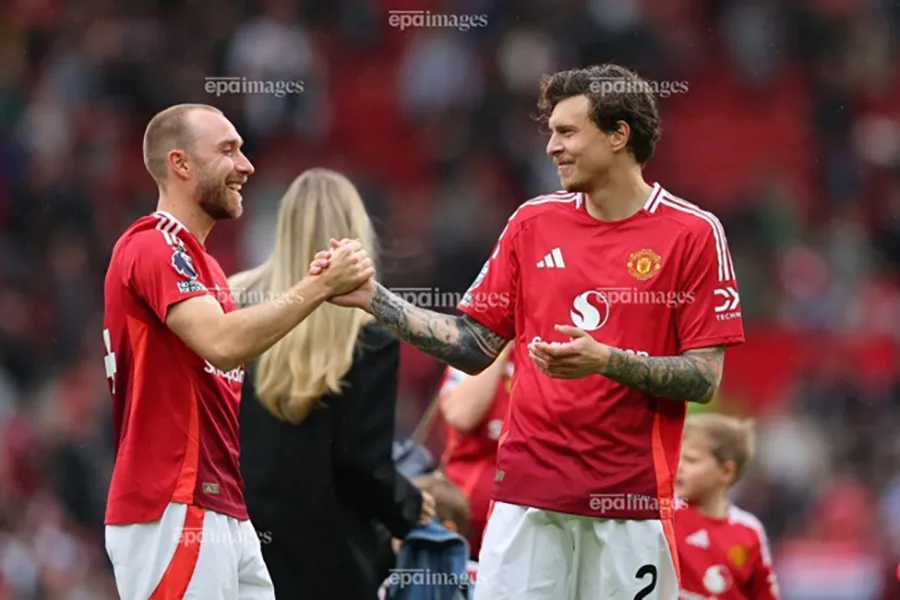 MU thông báo 9 cầu thủ ra đi,MU