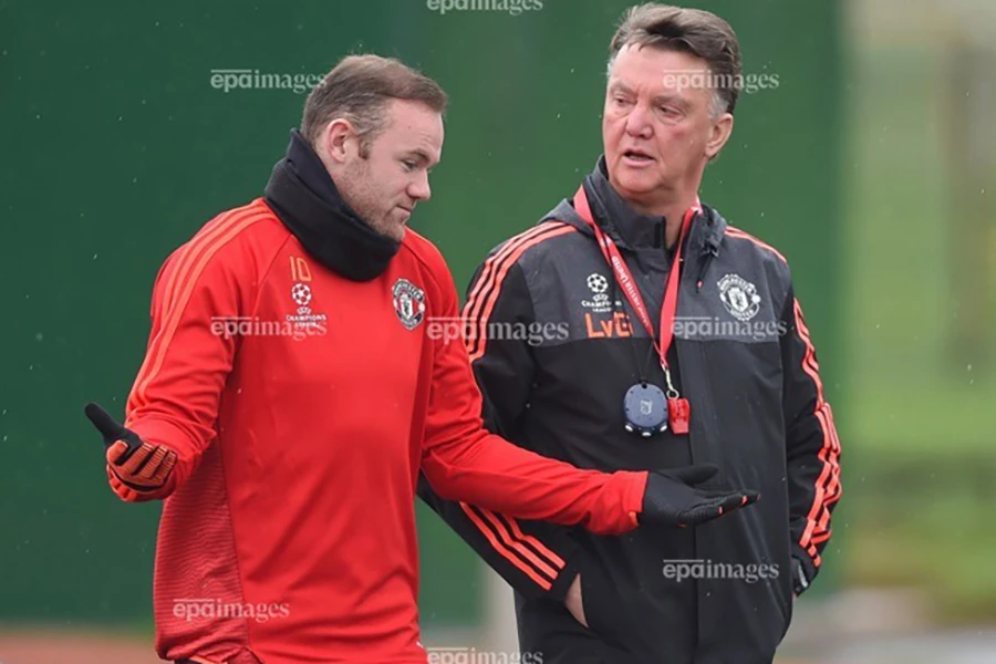 Rooney tiết lộ bình luận gây sốc của HLV MU,MU,rooney