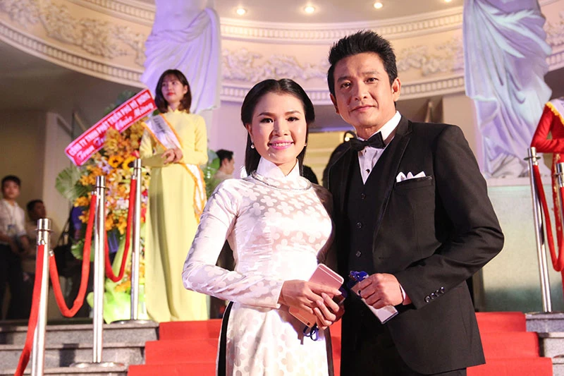 Showbiz Việt đổ xô đến Mai Vàng ảnh 5