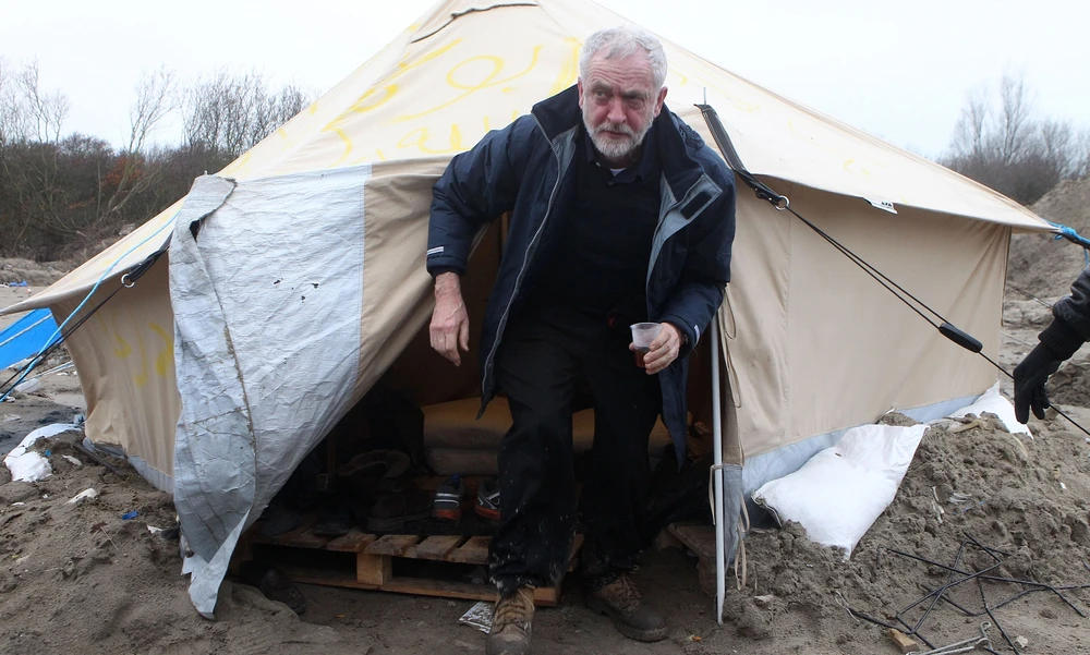 Pháp: Người nhập cư chiếm cảng ảnh 3