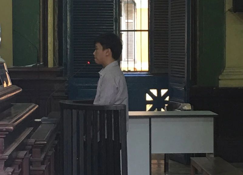 Lãnh án vì dùng phim sex 'câu khách' vào trang web ảnh 1