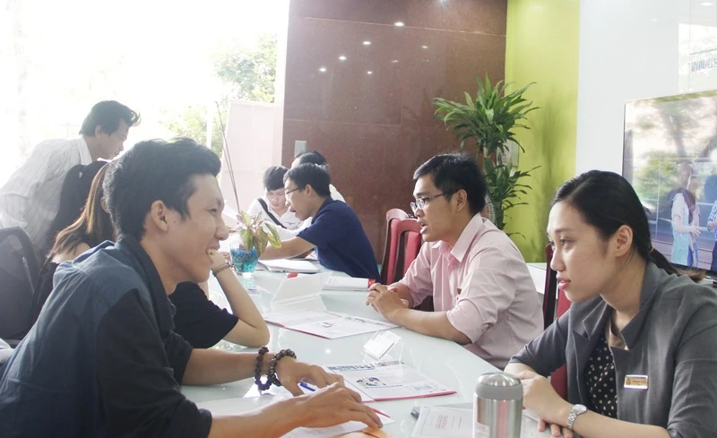 Thí sinh đăng ký xét tuyển năm 2016. Ảnh: A.NHIÊN