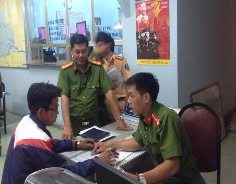 Công an quận phú nhuận hướng dẫn người dân