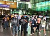Sân bay Tân Sơn Nhất sôi động sau thời gian dài yên ắng ảnh 6 Lễ 30-4, sân bay Tân Sơn Nhất 'bận rộn' trở lại