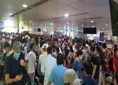 Ùn tắc ở Tân Sơn Nhất sau sự cố máy bay trượt đường băng