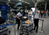 Khách nhập cảnh vào Việt Nam cần chuẩn bị gì? ảnh 3 Cận cảnh chuyến bay quốc tế thương mại đầu tiên