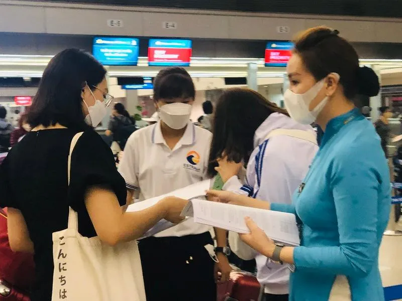 Đại diện các hãng hàng không cho biết những ngày cuối tuần các chuyến bay luôn đông đúc do có nhiều lao động từ Việt Nam xuất cảnh sang Hàn Quốc, Nhật Bản làm việc. Ảnh: PHONG ĐIỀN