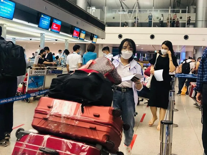 Theo ghi nhận của PLO, lượng khách quốc tế đi/đến Cảng hàng không quốc tế Tân Sơn Nhất thời gian gần đây đã tăng khá trở lại. Ảnh: PHONG ĐIỀN