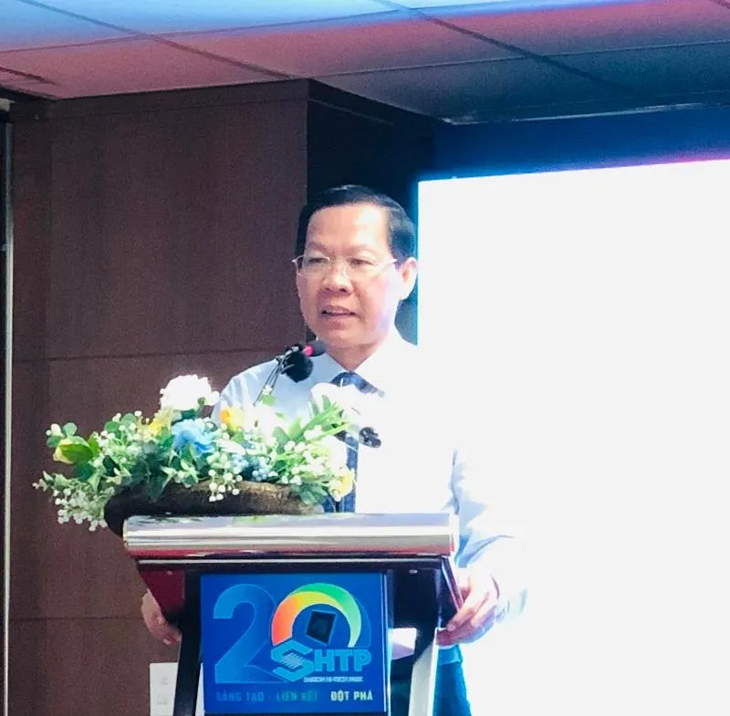 Chủ tịch UBND TP.HCM Phan Văn Mãi cho biết sẽ tập trung giải quyết nhanh hơn nữa những vướng mắc của nhà đầu tư, cộng đồng doanh nghiệp. Ảnh: PHONG ĐIỀN
