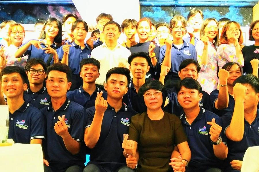 Đoàn công tác tỉnh Đồng Tháp thăm hỏi, động viên thực tập sinh trước khi xuất ngoại làm việc. Ảnh: P.ĐIỀN