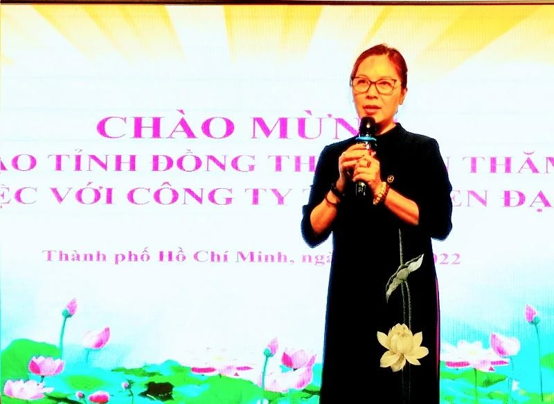 Chủ tịch HĐQT Công ty TNHH Sen Đại Dương - bà Nguyễn Lan Hoa chia sẻ hoạt động đào tạo và kết nối việc làm cho thực tập sinh sau khi về nước. Ảnh: P.ĐIỀN