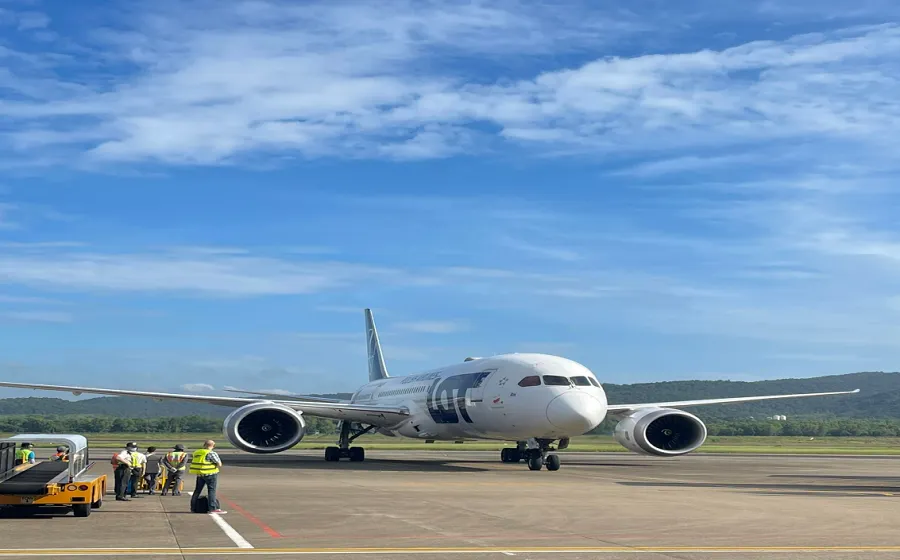 Chuyến bay quốc tế số hiệu LO6189 WAW-PQC của Hãng hàng không LOT Polish Airlines (LO), từ thành phố Warszawa (Ba Lan) đến đảo ngọc Phú Quốc. Ảnh: ACV Chuyến bay quốc tế số hiệu LO6189 WAW-PQC của Hãng hàng không LOT Polish Airlines (LO), từ thành phố Warszawa (Ba Lan) đến đảo ngọc Phú Quốc. Ảnh: ACV